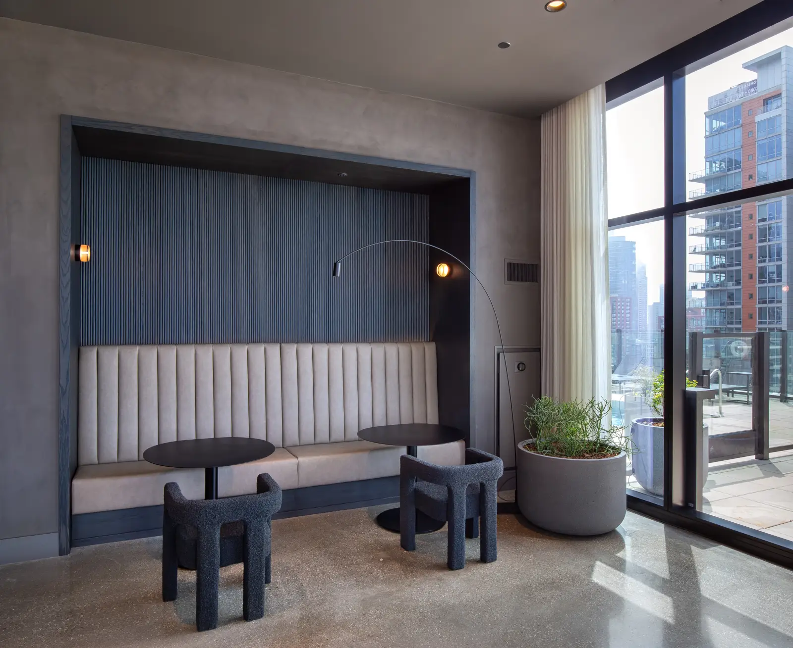 Rooftop Lounge 04