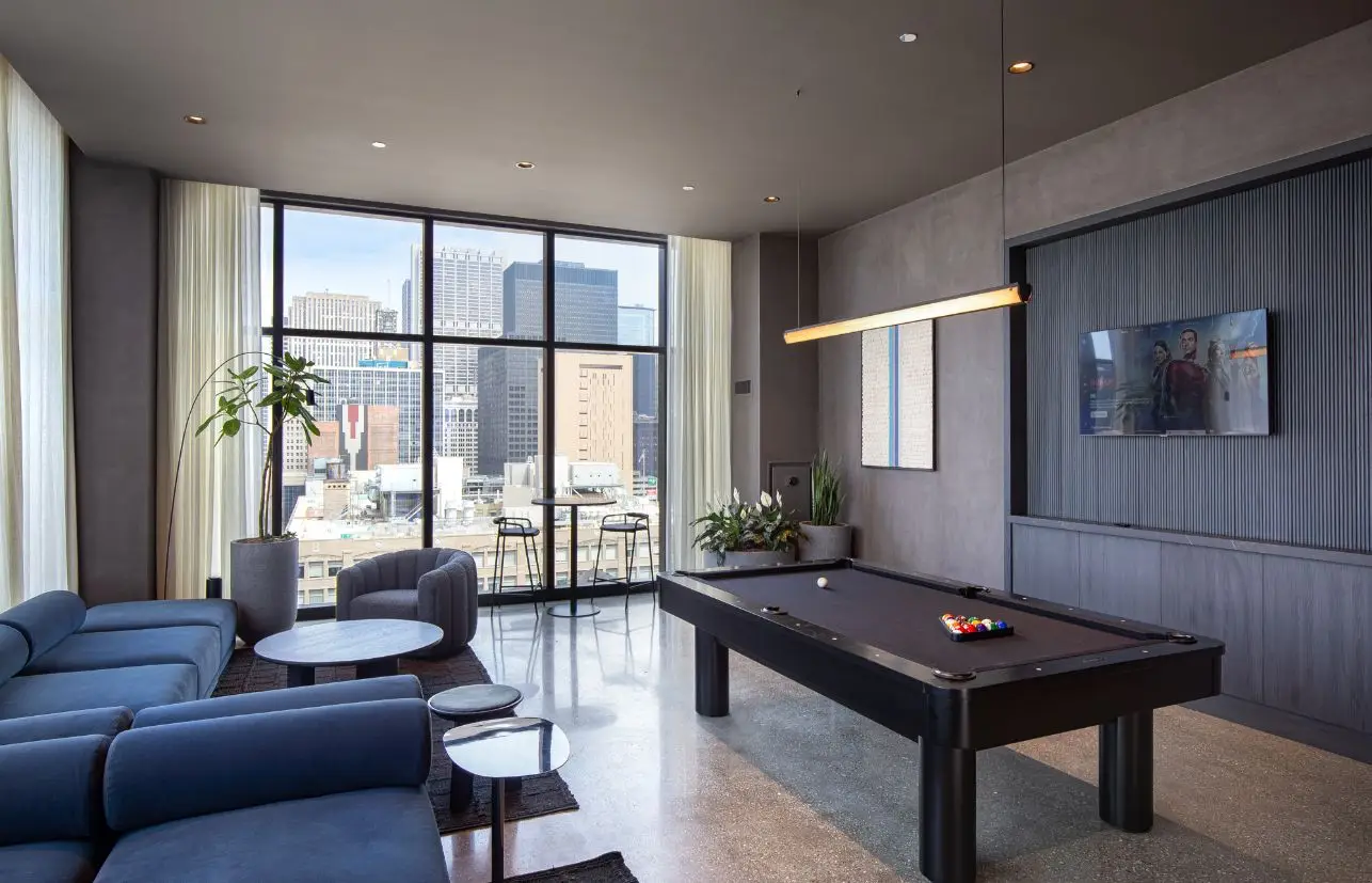 Rooftop Pool Room 01