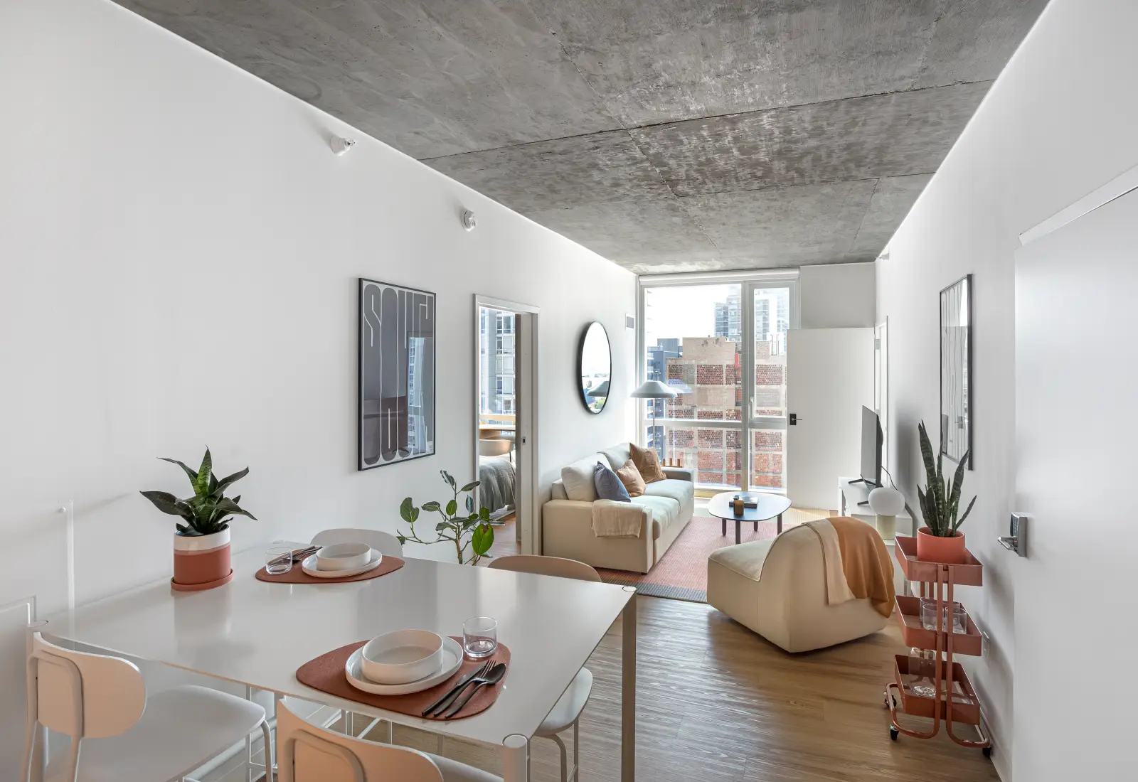 Interior amenities at Straits Row - South Loop Apartments