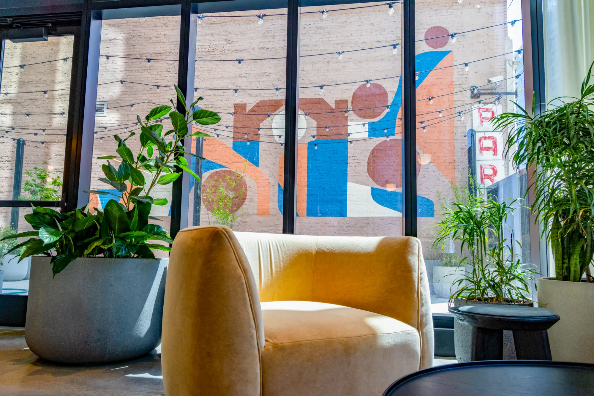 Interior amenities at Straits Row - Chicago South Loop apartments